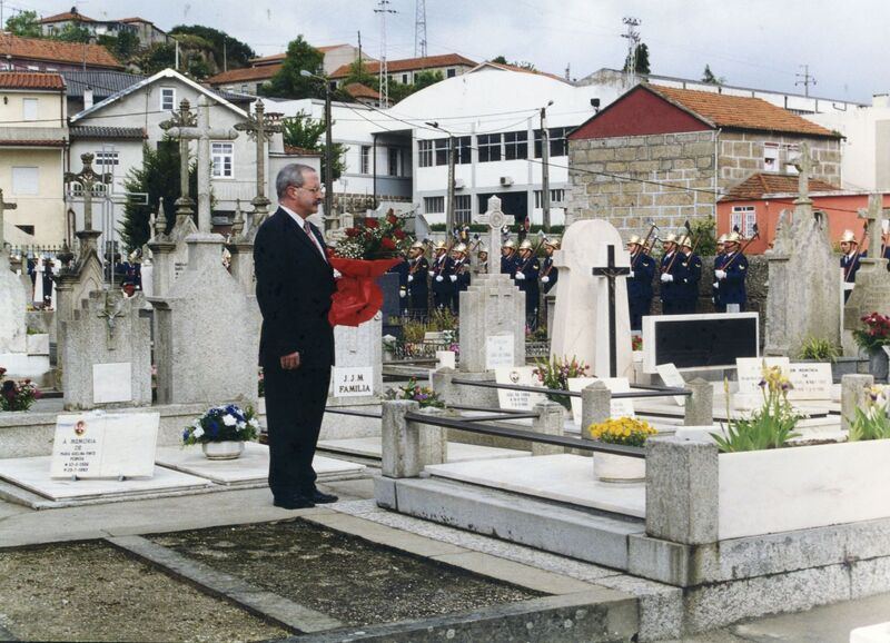 https://arquivo.bvvizela.pt/files/original/8d1febbb9f2db37852f184e57f5d03cc6eeaed0e.jpg