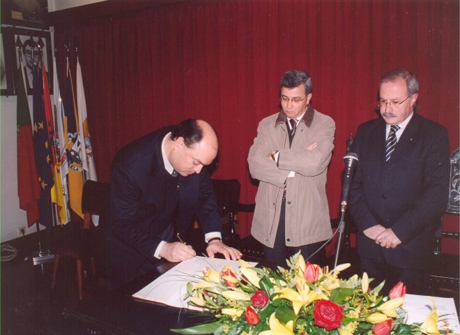 https://arquivo.bvvizela.pt/files/original/fbecba706eb4fc915a9e75a5fe33718870f92417.jpg