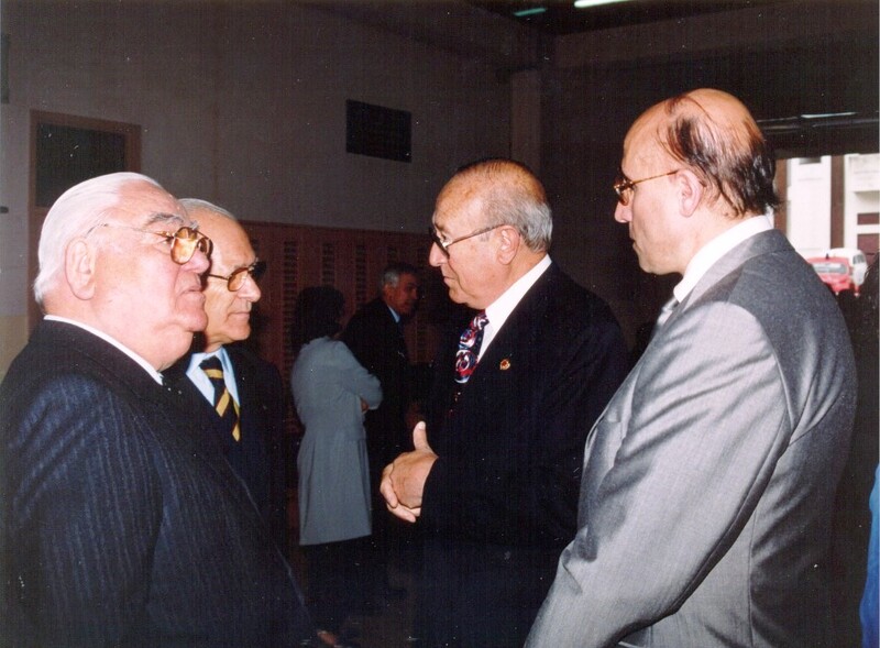 https://arquivo.bvvizela.pt/files/original/eff496904de999979670315915fd82b67101d94a.jpg