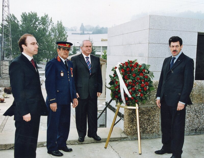 https://arquivo.bvvizela.pt/files/original/6f27a45387f34cb2379dd6187b3c8764ebda776e.jpg