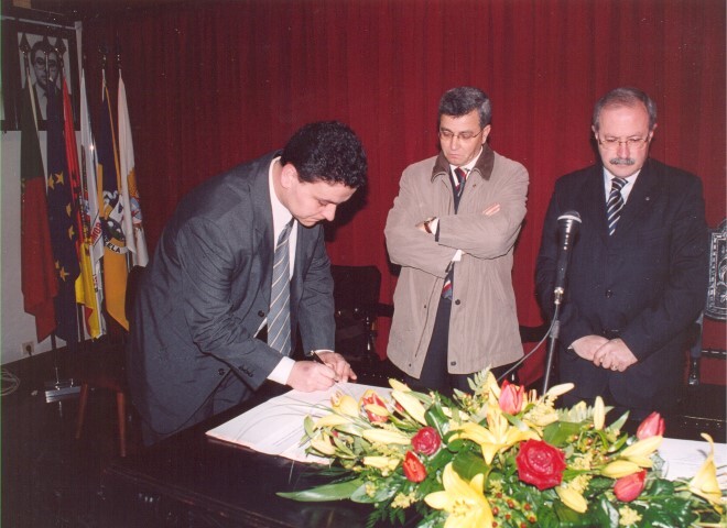 https://arquivo.bvvizela.pt/files/original/b899f2019ccda0e7cd9023f1f7486c0c48bffee6.jpg