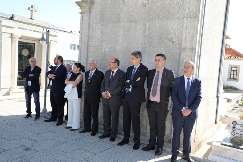 https://arquivo.bvvizela.pt/files/original/8ef2979f630e32d0565e0b081fca311b387e4665.jpg