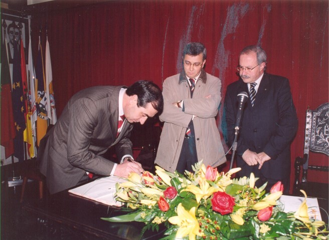 https://arquivo.bvvizela.pt/files/original/32485e02b2c7d3fadd97448b20774b77e5ec214d.jpg