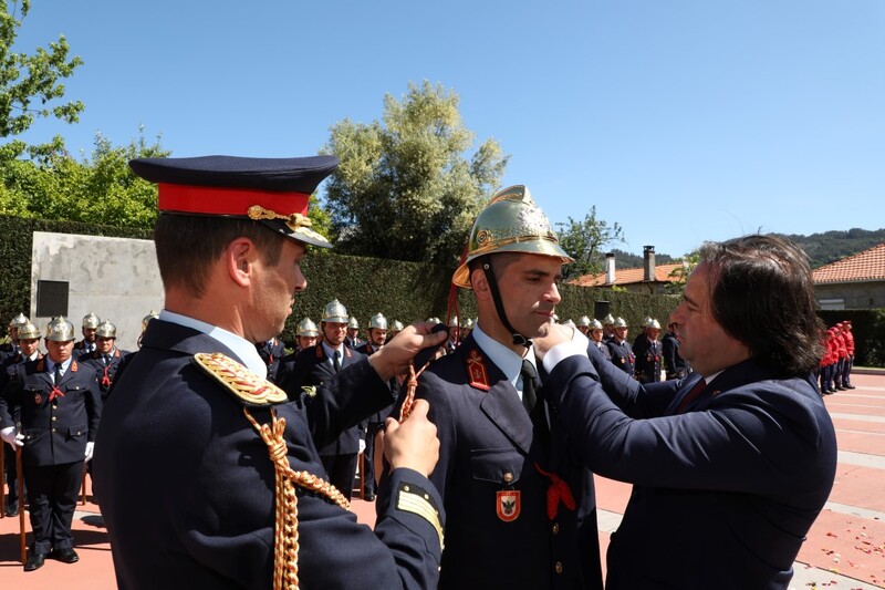 https://arquivo.bvvizela.pt/files/original/3e18492dc7f94988ef61e1e511a377d5d392df23.jpg