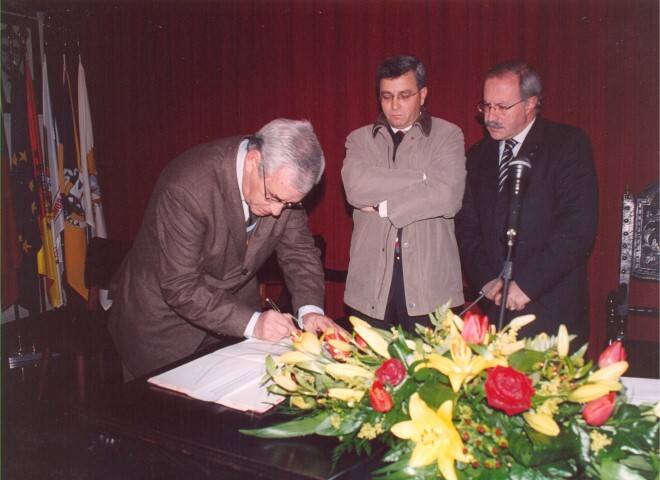 https://arquivo.bvvizela.pt/files/original/baa16823591eaa850de3e283035f84dce5561ff6.jpg