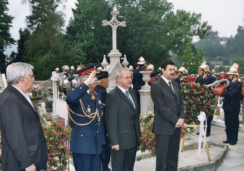 https://arquivo.bvvizela.pt/files/original/2380f8e3bd4108c5821694e4c66799a169364fa4.jpg