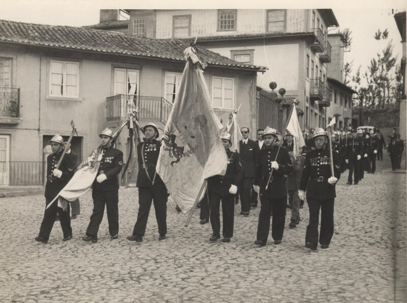 https://arquivo.bvvizela.pt/files/original/e3c47844c1f311c2034cd68abef0ca561dc6c4eb.jpg