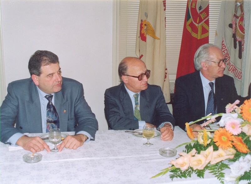 https://arquivo.bvvizela.pt/files/original/fa31f7e3e2d8f92265bf589c2a817c4934b33ac0.jpg