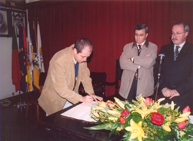 https://arquivo.bvvizela.pt/files/original/1bd8c2785f98ef8376a91052f00878a797453ae3.jpg