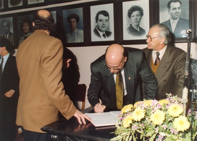 https://arquivo.bvvizela.pt/files/original/df4251fa459431c12ff96a907273fbf94f444c95.jpg